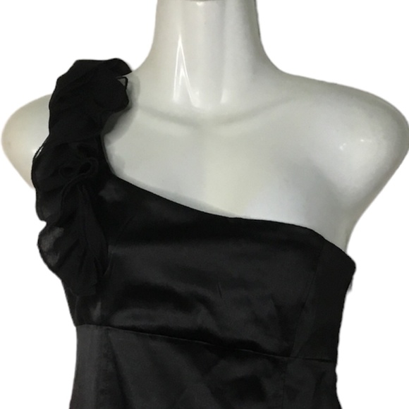 Off the shoulder Black cocktail dress size 12 - Picture 3 of 6